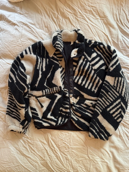 Free People Jackets & Blazers - Free People Hit The Slopes jacket- Black and White XS